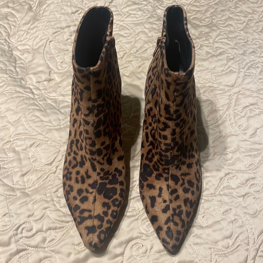 Leopard furlike boots- newly used non smoking - no rips or tears.